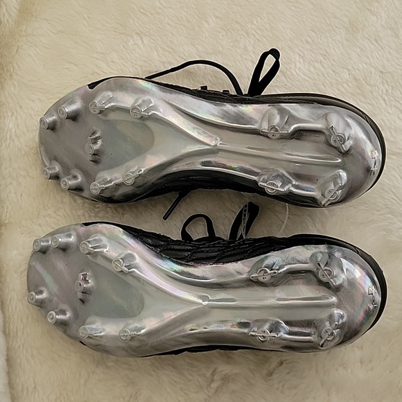 NWOT UNDER ARMOUR Magnetico Elite 3 FG Soccer Cleats Black Women. Size 7 - Picture 9 of 16